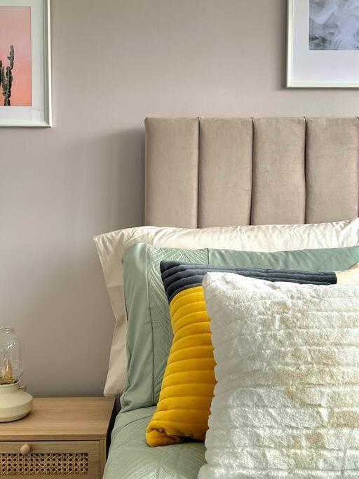 Quirky, Family Home In Glasgow Cardonald المظهر الخارجي الصورة